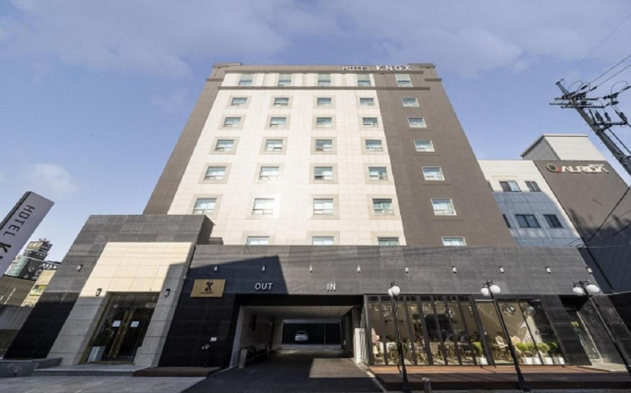 Knox Hotel Чхонан Экстерьер фото