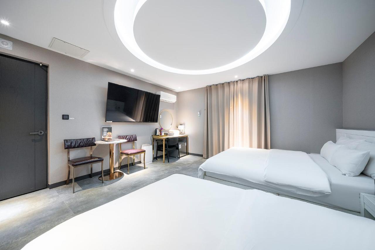 Knox Hotel Чхонан Экстерьер фото