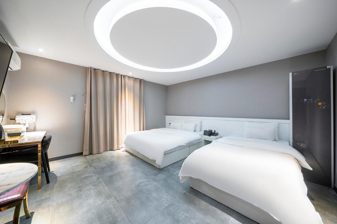 Knox Hotel Чхонан Экстерьер фото