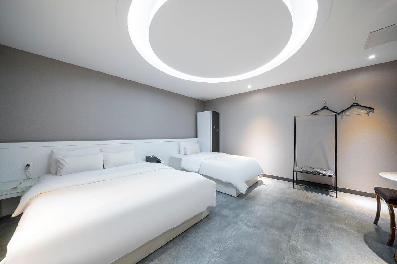Knox Hotel Чхонан Экстерьер фото