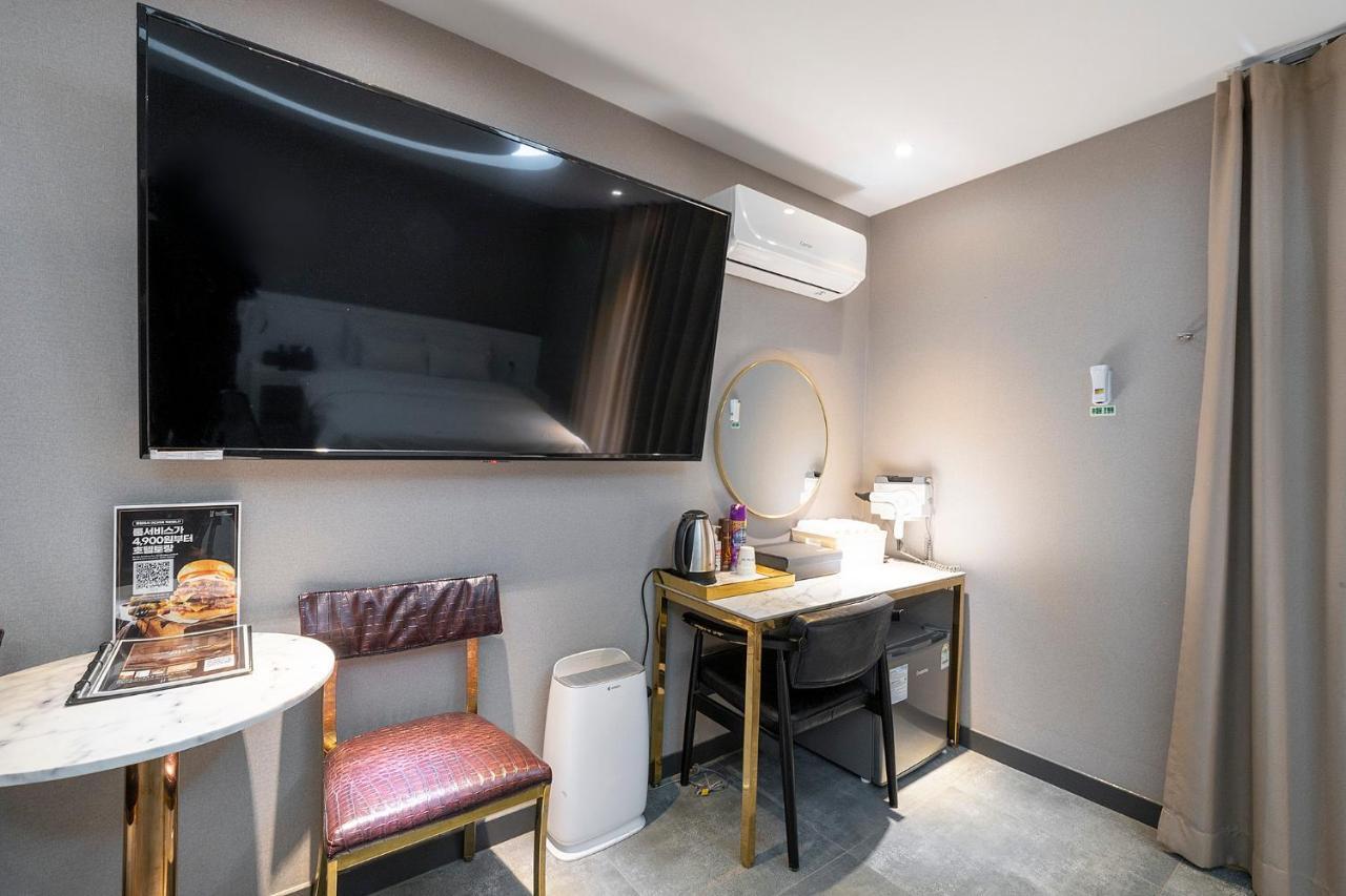 Knox Hotel Чхонан Экстерьер фото