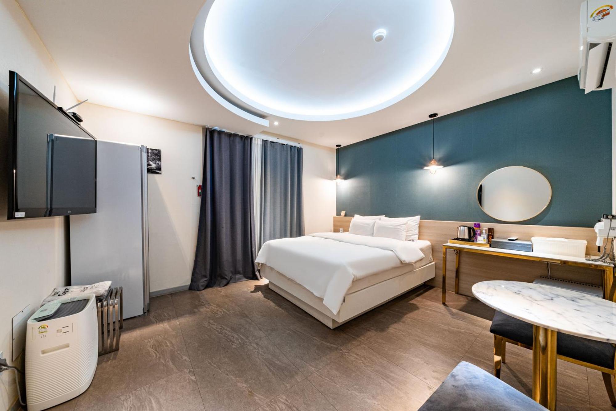 Knox Hotel Чхонан Экстерьер фото